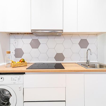 Edsam Madrid Apartments White Bagian luar foto