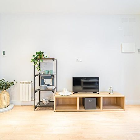Edsam Madrid Apartments White Bagian luar foto