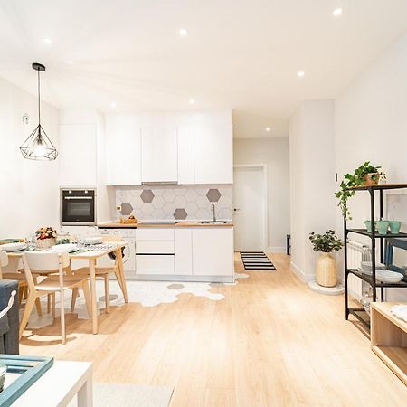 Edsam Madrid Apartments White Bagian luar foto