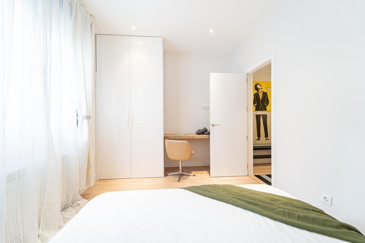 Edsam Madrid Apartments White Bagian luar foto